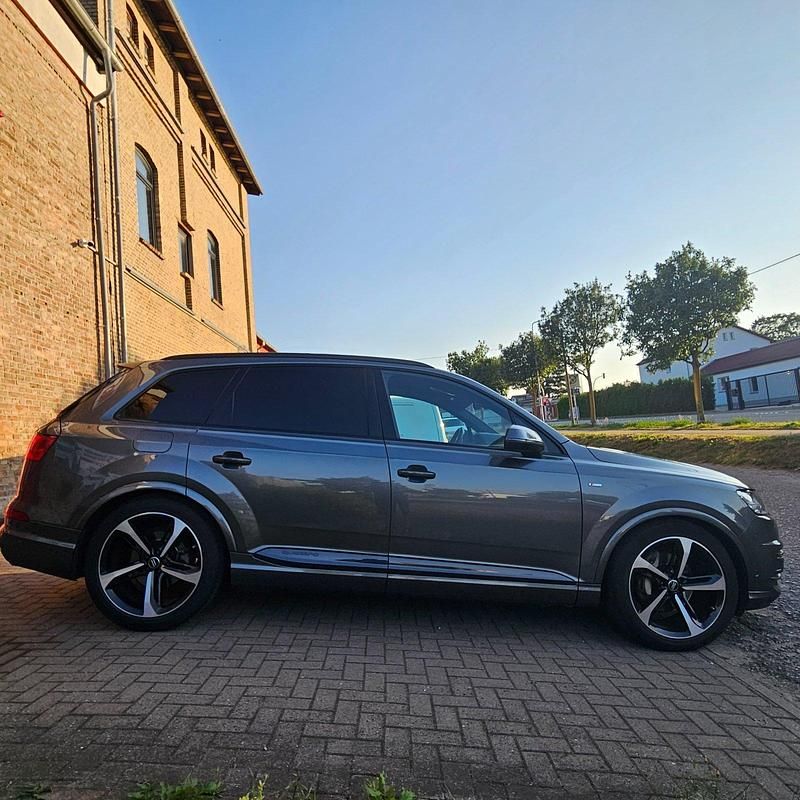 Gebraucht Audi Q7 Ambiente 272 PS (200 kW) 2016 Grau SUV