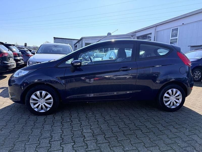 Gebraucht Ford Fiesta Trend 60 PS (44 kW) 2010 Blau Kleinwagen