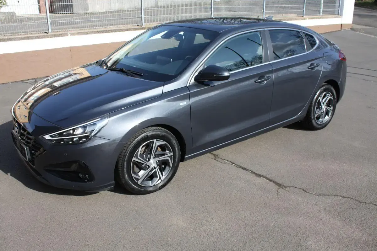Gebraucht Hyundai i30 159 PS (116 kW) 2021 Grau Coupé