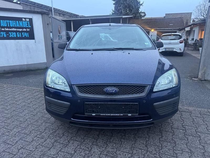 Gebraucht Ford Focus Trend 101 PS (74 kW) 2006 Blau Limousine