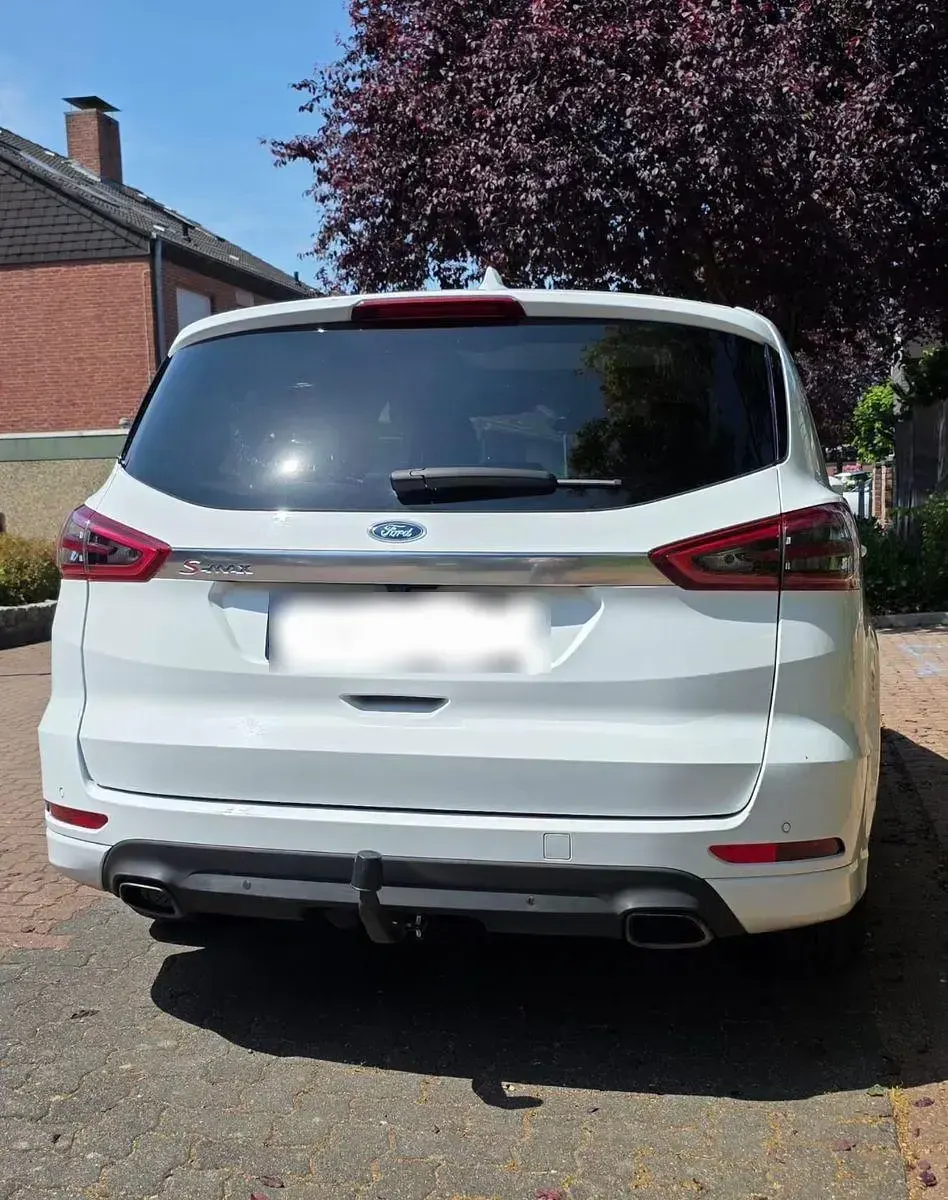 Gebraucht Ford S-MAX Titanium 190 PS (139 kW) 2019 Weiß Van / Kleinbus