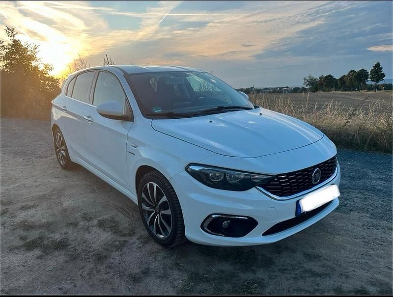 Weiß Gebraucht 2017 Fiat Tipo Limousine | 9.300 € (Guter Preis) - Bild 1/4