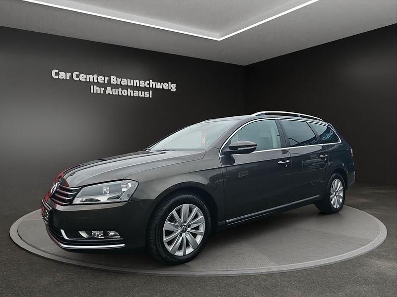 Grau Gebraucht 2012 VW Passat Comfortline Kombi | 8.999 € (Fairer Preis) - Bild 1/4