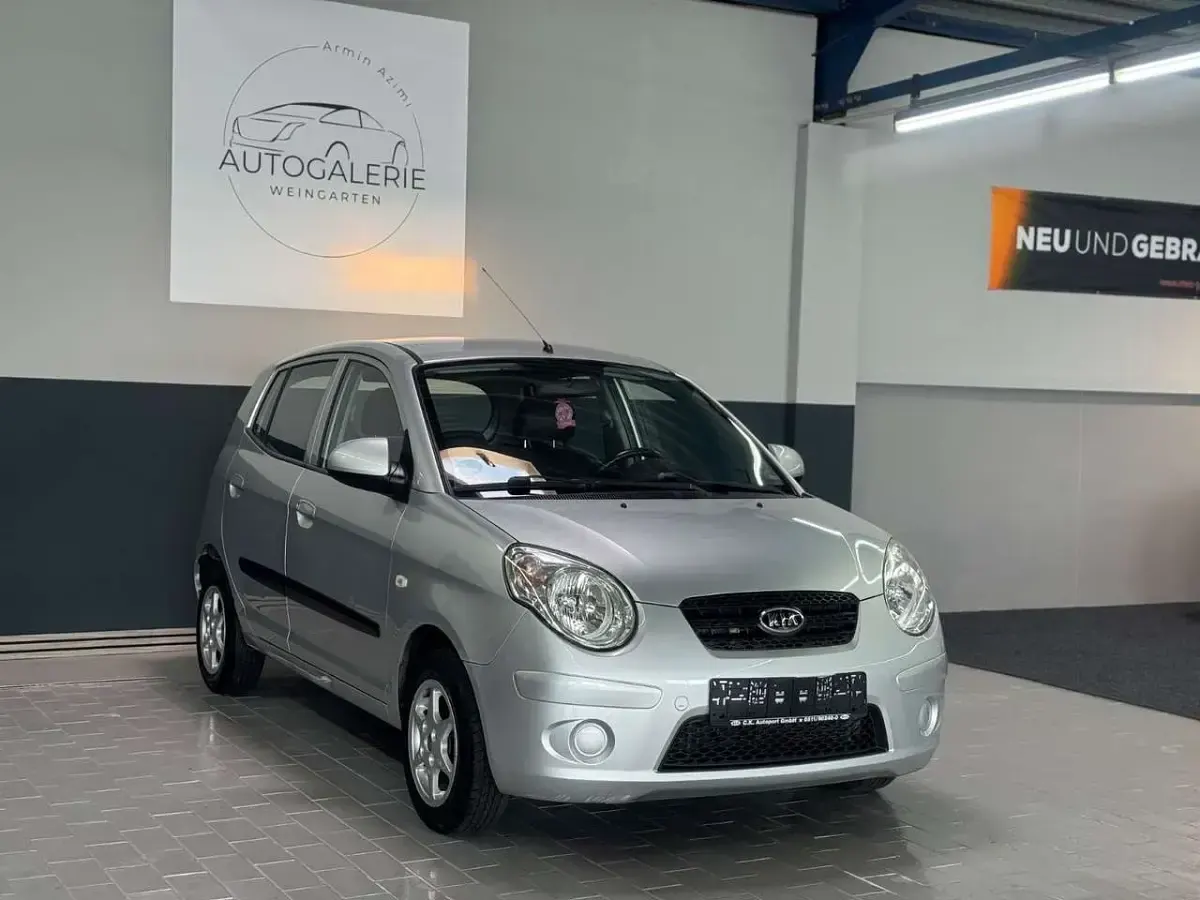 Gebraucht Kia Picanto 65 PS (47 kW) 2009 Brilliantsilber met. Kleinwagen