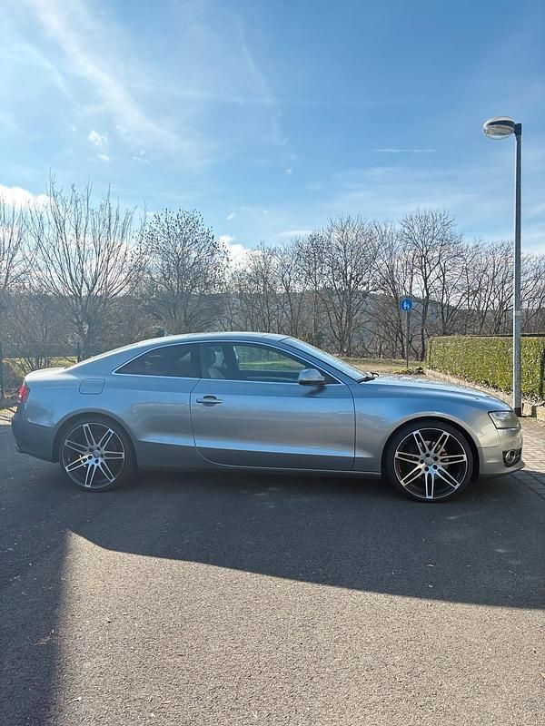 Gebraucht Audi A5 Comfort 239 PS (175 kW) 2011 Grau Coupé