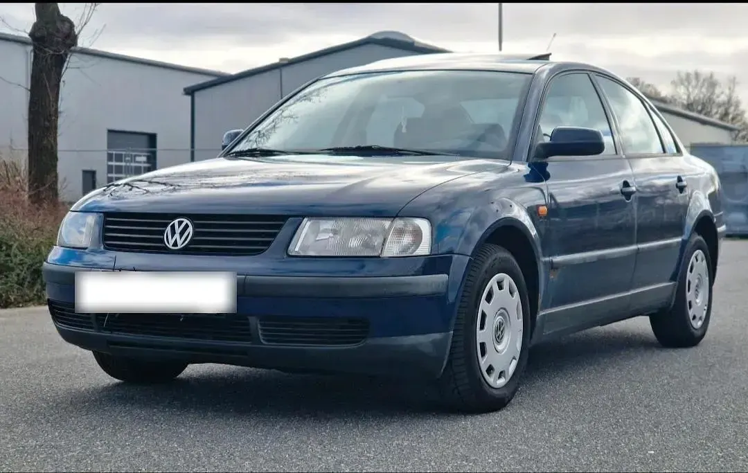 Gebraucht VW Passat 110 PS (80 kW) 2000 Blau Limousine