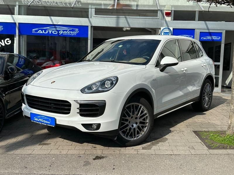Weiß Gebraucht 2016 Porsche Cayenne SUV | 29.900 € (Fairer Preis) - Bild 1/1