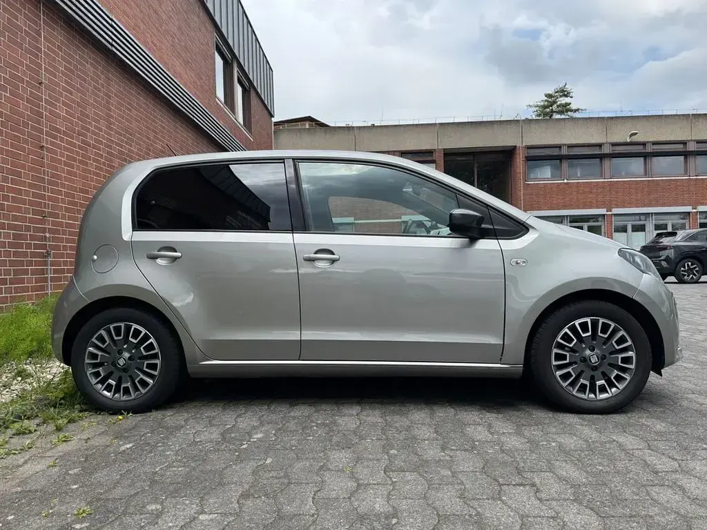 Gebraucht Seat Mii Chic 75 PS (55 kW) 2019 Silber Kleinwagen