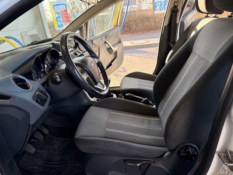 Gebraucht Ford Fiesta 92 PS (67 kW) 2009 Weiß Kleinwagen