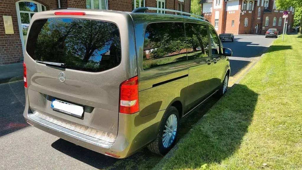 Usata Mercedes V220 163 CV (119 kW) 2015 Grigio Monovolume