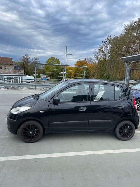 Schwarz Gebraucht 2011 Hyundai i10 Kleinwagen | 2.399 € (Guter Preis) - Bild 1/4