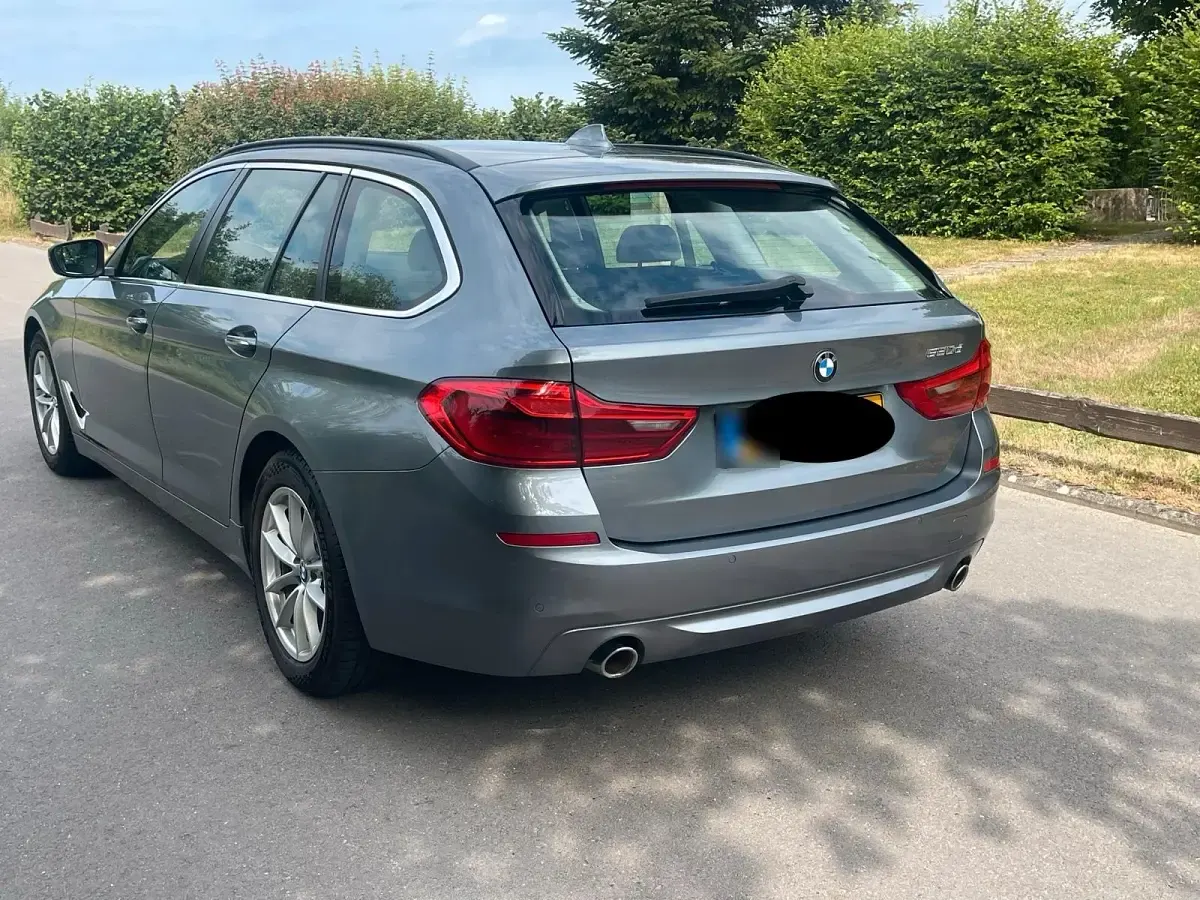 Gebraucht BMW 520 Sport Line 190 PS (139 kW) 2017 Grau Kombi