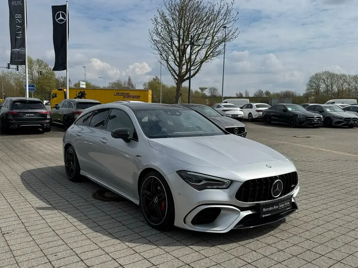 Gebraucht Mercedes CLA45 AMG Premium 421 PS (309 kW) 2024 Iridiumsilber metallic Limousine