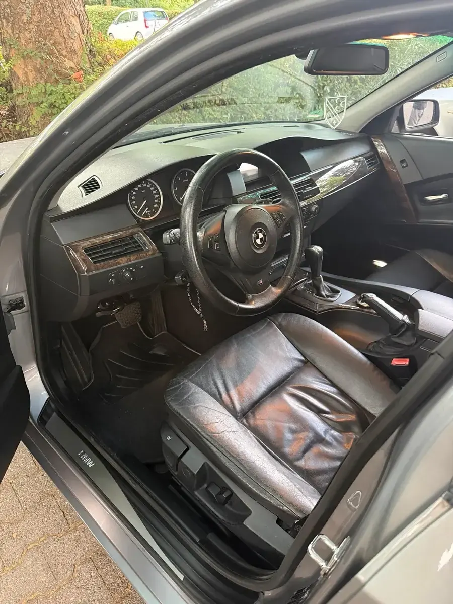 Gebraucht BMW 525 Basis 177 PS (130 kW) 2004 Grau Limousine