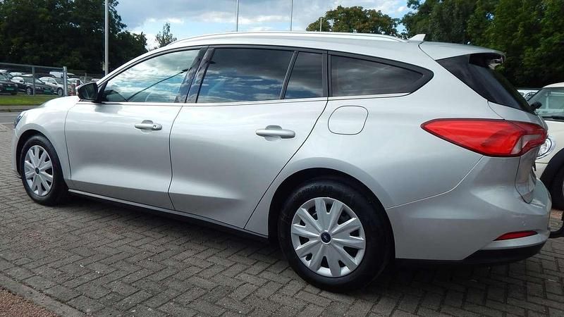 Gebraucht Ford Focus 150 PS (110 kW) 2021 Polarsilber metallic Kombi