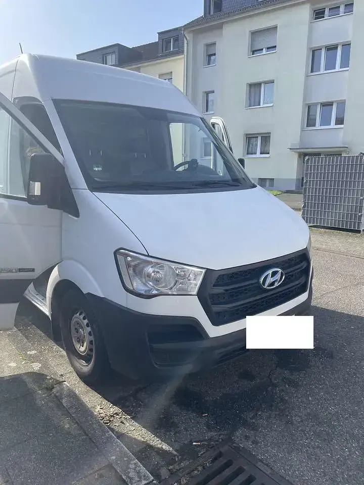 Gebraucht Hyundai H 350 150 PS (110 kW) 2018 Weiß Van