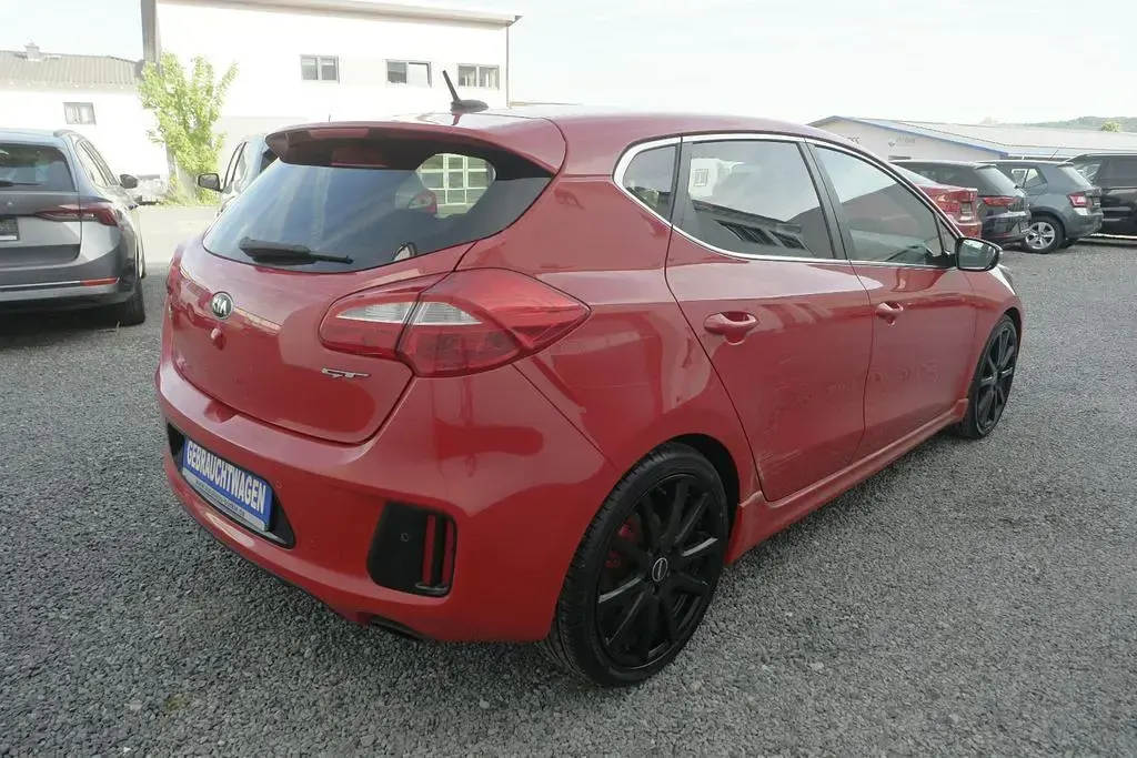 Używany Kia Ceed GT-Challenge 204 KM (150 kW) 2015 Czerwony Hatchback
