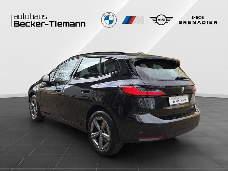 Gebraucht BMW 220 Active Tourer Efficient Dynamics 156 PS (114 kW) 2025 Saphirschwarz Van / Kleinbus