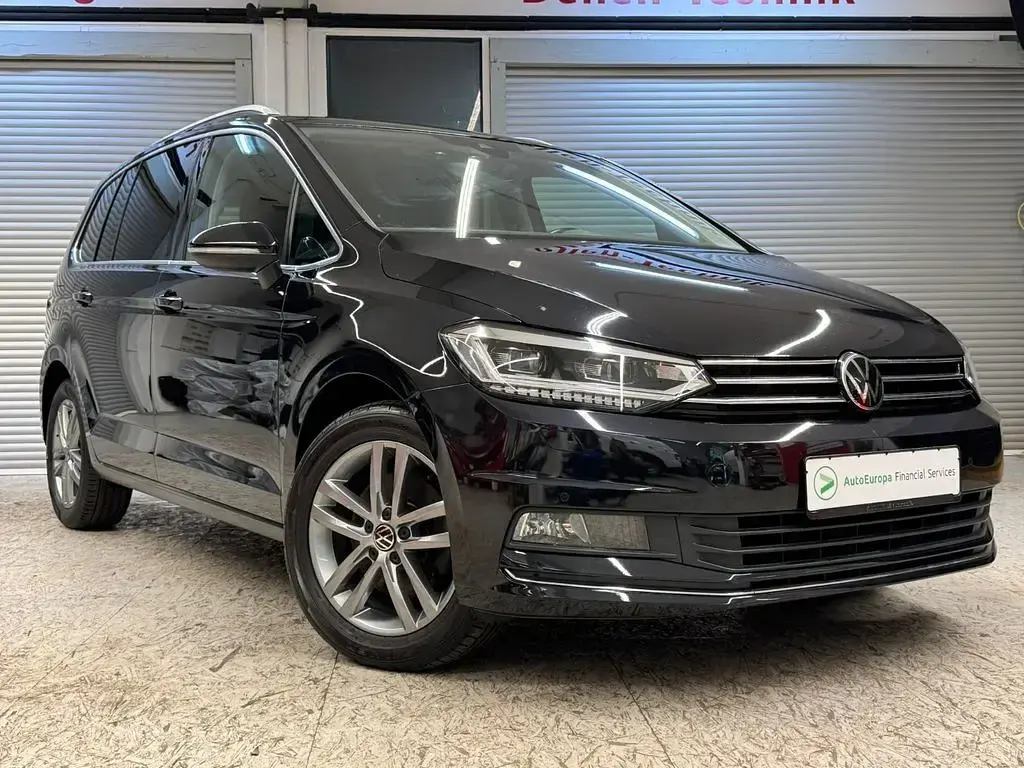 Gebraucht VW Touran Highline 150 PS (110 kW) 2022 Schwarz Van / Kleinbus