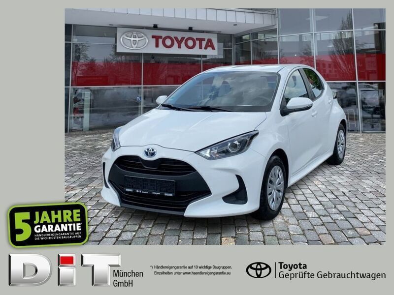 Super white 2 Gebraucht 2022 Toyota Yaris Hybrid Business Edition Kleinwagen | 17.490 € (Guter Preis) - Bild 1/4