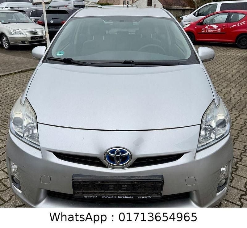 Second-hand Toyota Prius 99 CP (72 kW) 2011 Argintiu Berlinǎ