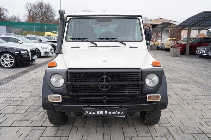 Weiß Gebraucht 2011 Mercedes G300 SUV | 31.999 € - Bild 1/4