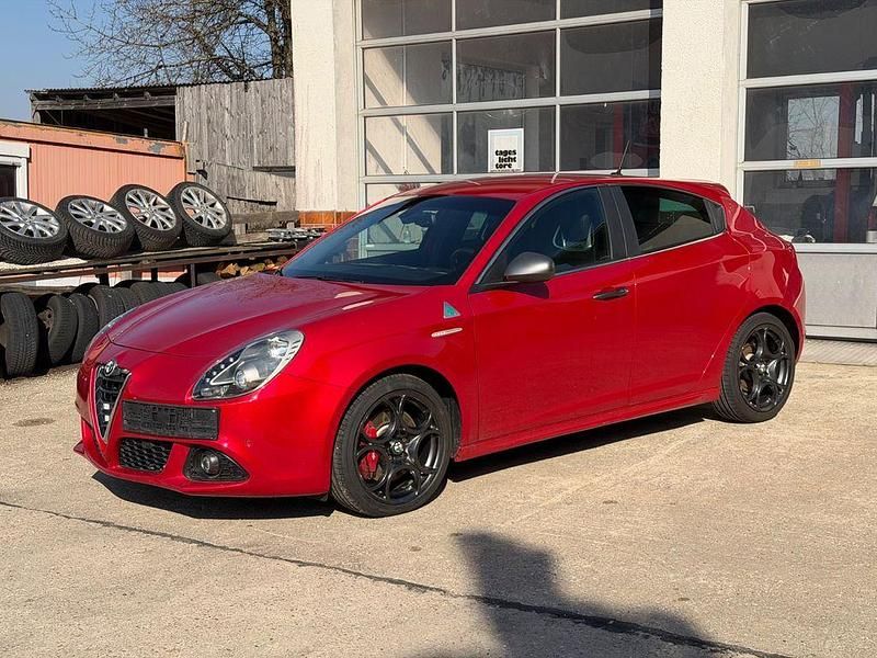 Gebraucht Alfa Romeo Giulietta 241 PS (177 kW) 2016 Rot Kleinwagen