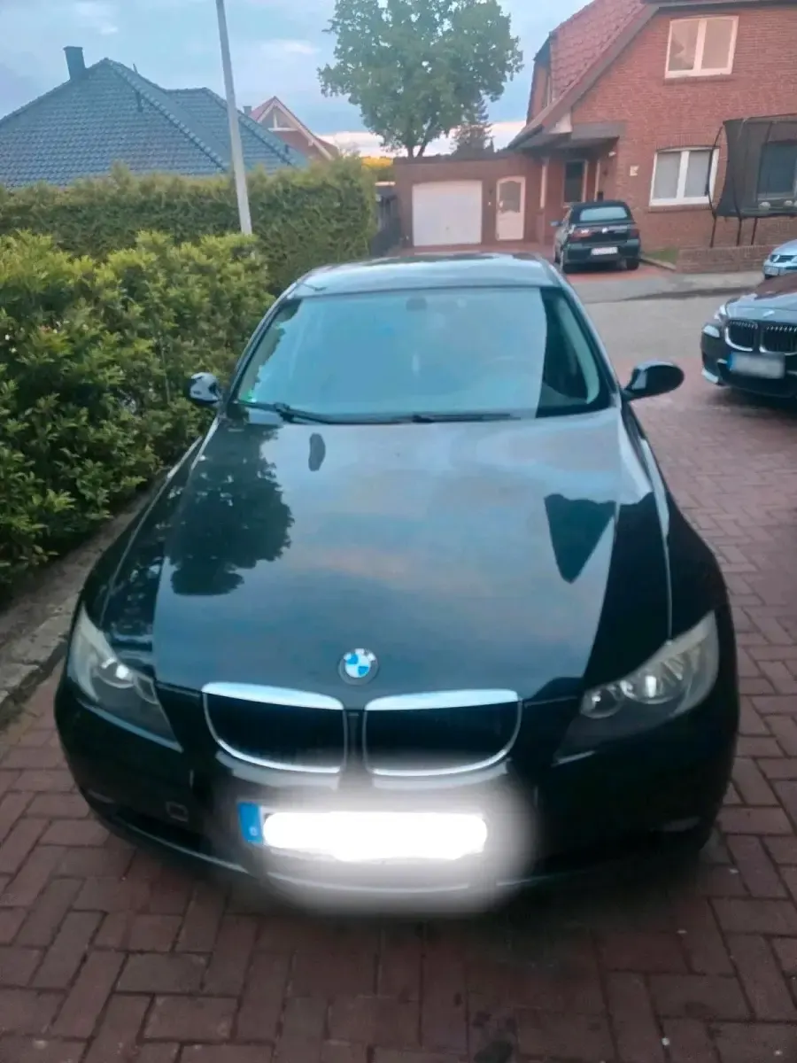 Gebraucht BMW 318 129 PS (94 kW) 2006 Schwarz Limousine