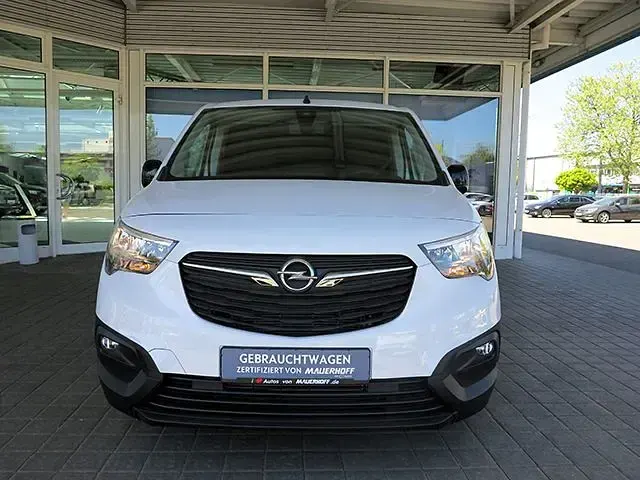 Gebraucht Opel Combo 110 PS (80 kW) 2024 Weiß Van / Kleinbus