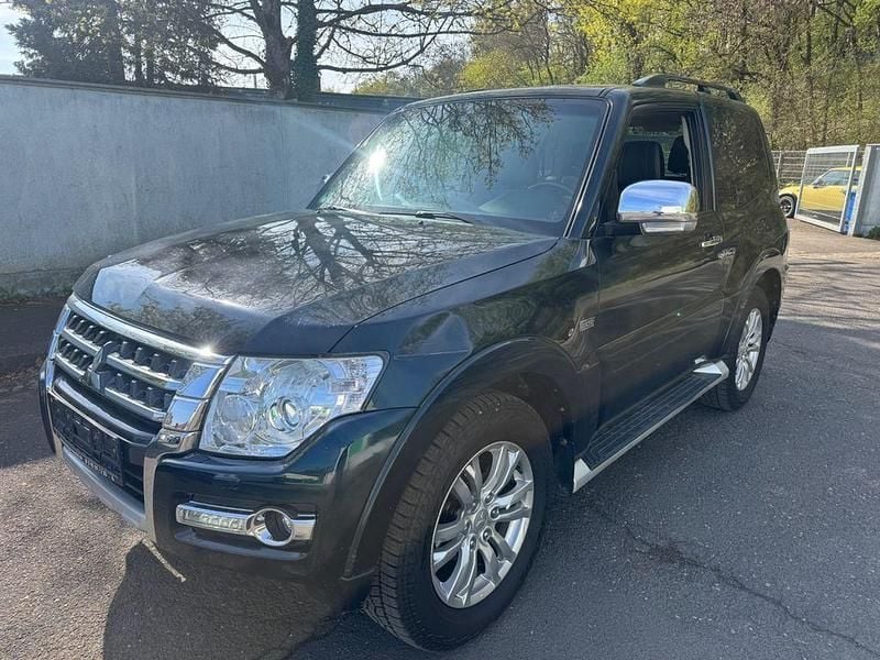 Gebraucht Mitsubishi Pajero Top 190 PS (139 kW) 2018 Grün SUV