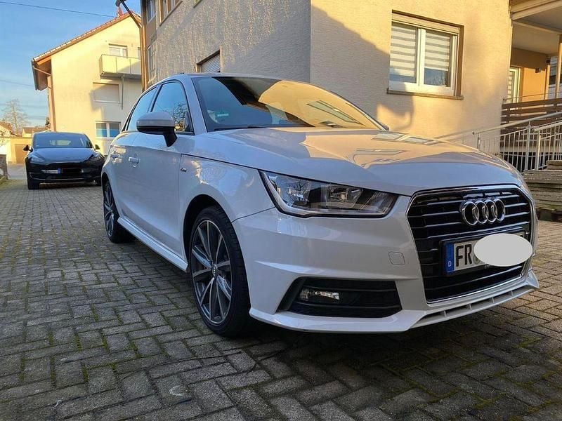 Weiß Gebraucht 2015 Audi A1 Sportback Sport Kleinwagen | 12.400 € (Fairer Preis) - Bild 1/4