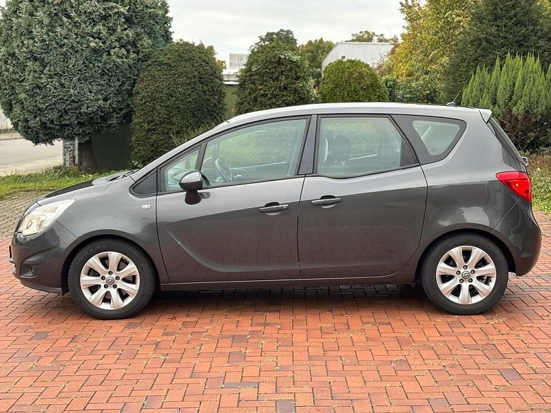 Gebraucht Opel Meriva 120 PS (88 kW) 2012 Grau Van / Kleinbus