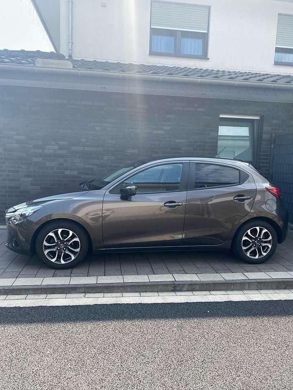 Grau Gebraucht 2016 Mazda 2 Sports-Line Kleinwagen | 9.000 € (Guter Preis) - Bild 1/4