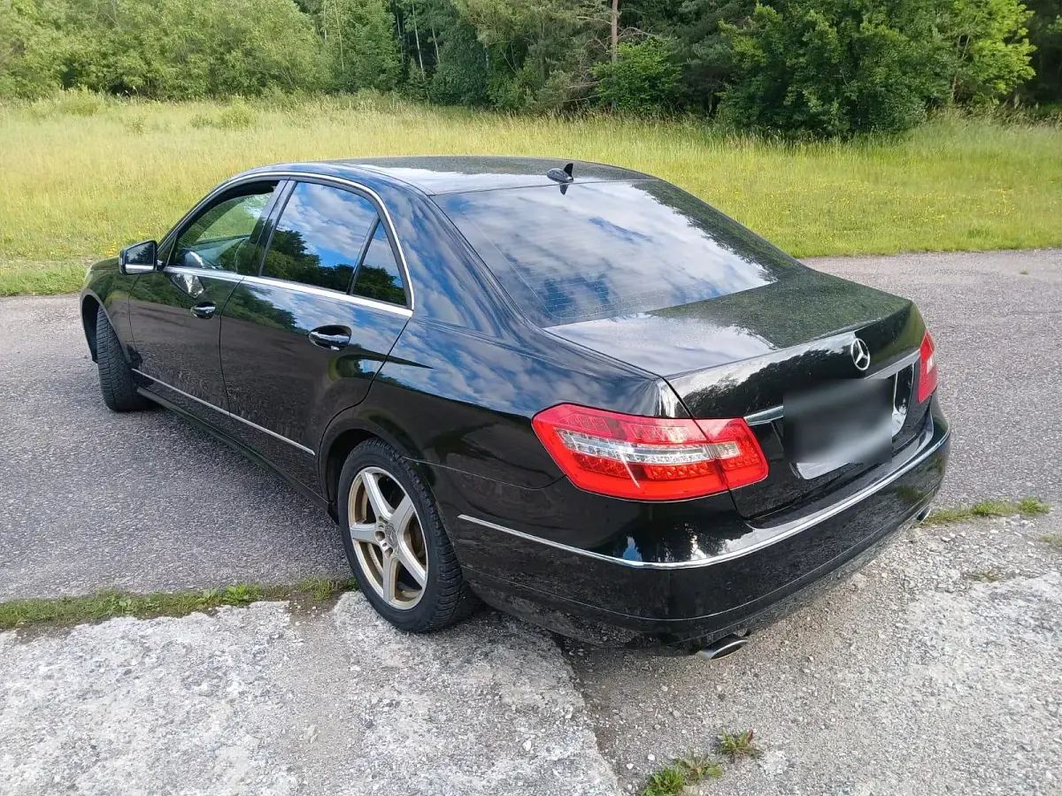 Gebraucht Mercedes E350 231 PS (169 kW) 2009 Schwarz Limousine