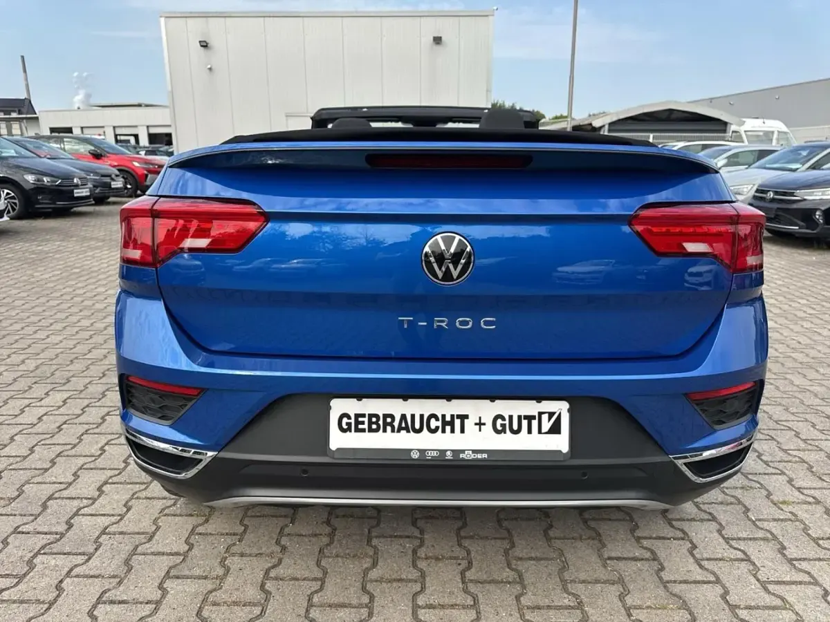 Gebraucht VW T-Roc Cabriolet Active 150 PS (110 kW) 2021 Blau Cabrio