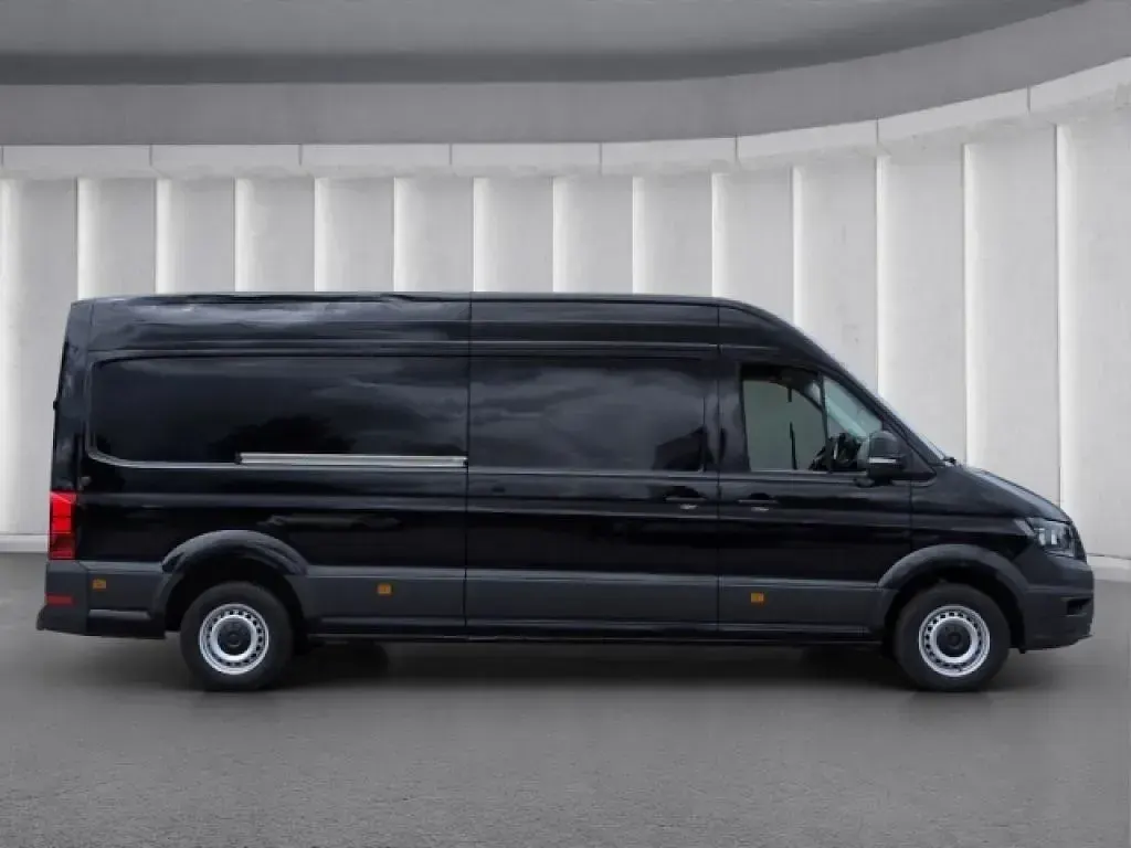 Gebraucht VW Crafter 140 PS (102 kW) 2025 Deep black perleffekt (metallic) Van