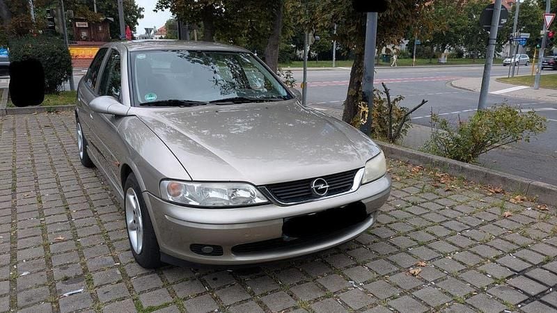 Gebraucht 1999 Opel Vectra Edition Limousine | 650 € (Guter Preis) - Bild 1/4