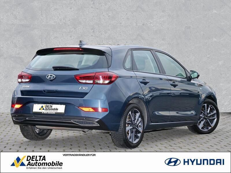 Gebraucht Hyundai i30 Trend 120 PS (88 kW) 2022 Teal blue Limousine