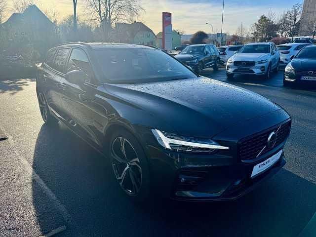 Gebraucht Volvo V60 145 PS (106 kW) 2025 Kombi