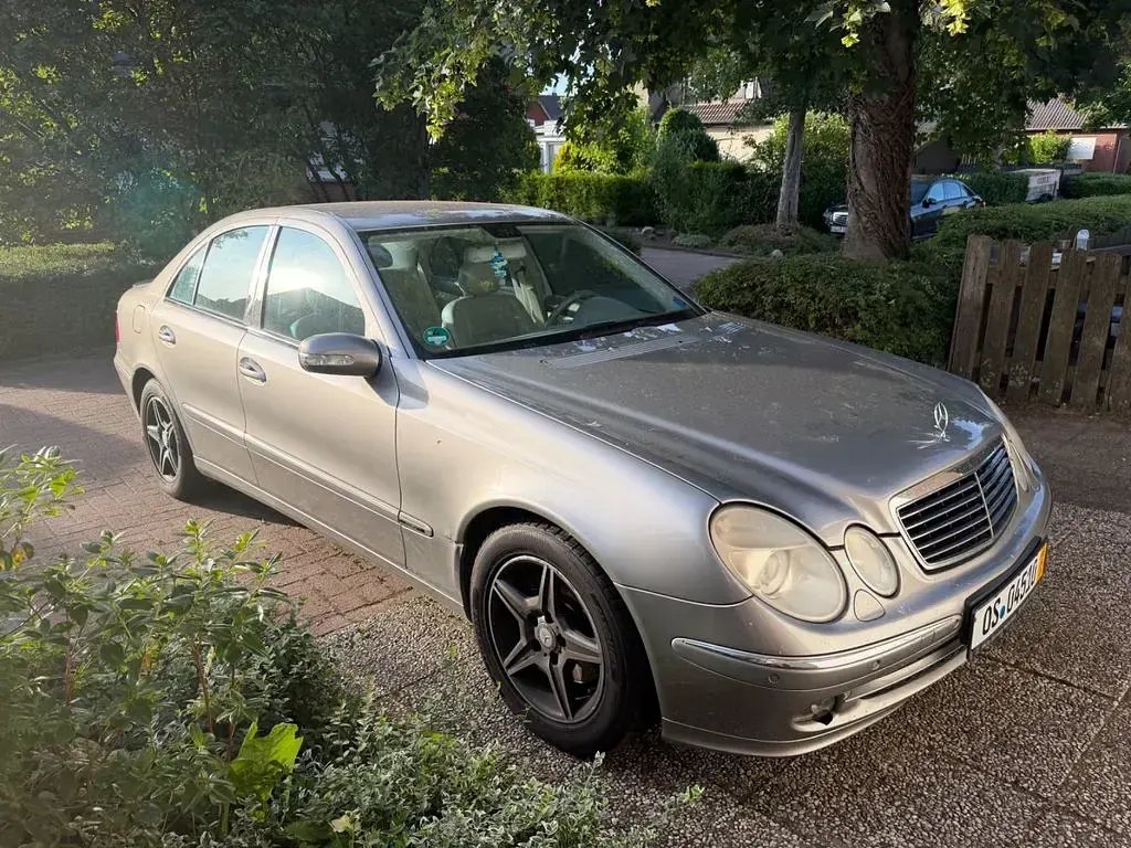 Gebraucht Mercedes E320 Avantgarde 224 PS (164 kW) 2004 Gold Limousine