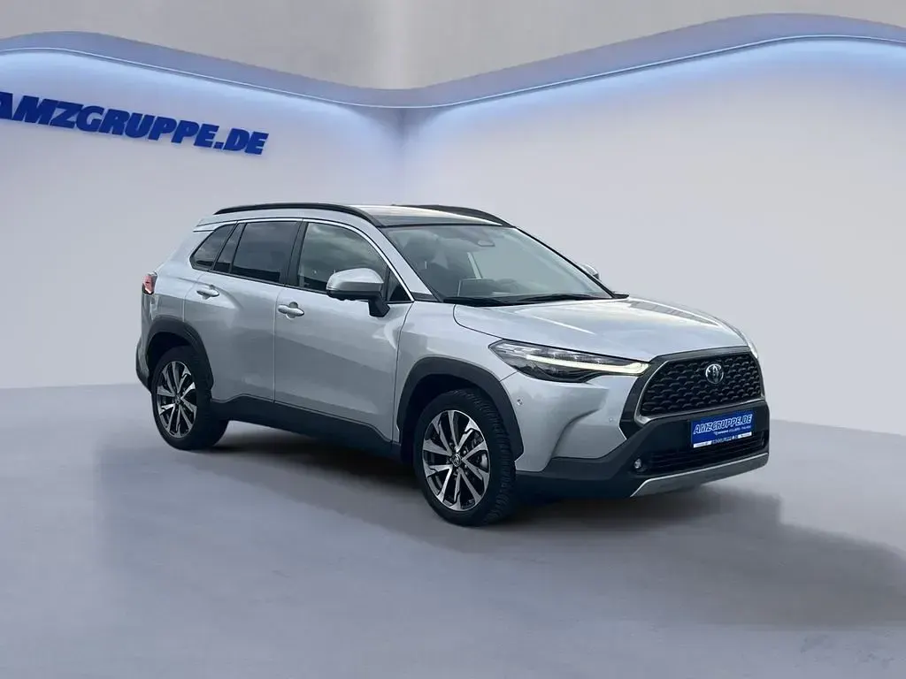 Gebraucht Toyota Corolla Cross Lounge 152 PS (111 kW) 2023 Silber met SUV