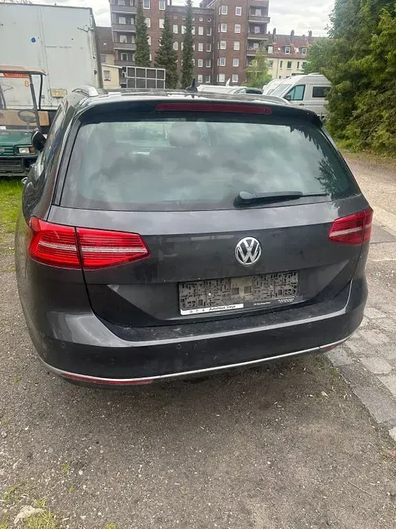 Usata VW Passat Highline 150 CV (110 kW) 2018 Grigio Station wagon