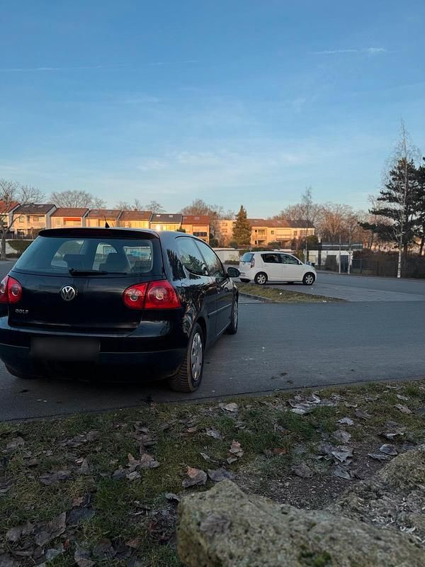 Second-hand VW Golf V 82 CP (60 kW) 2007 Negru Hatchback