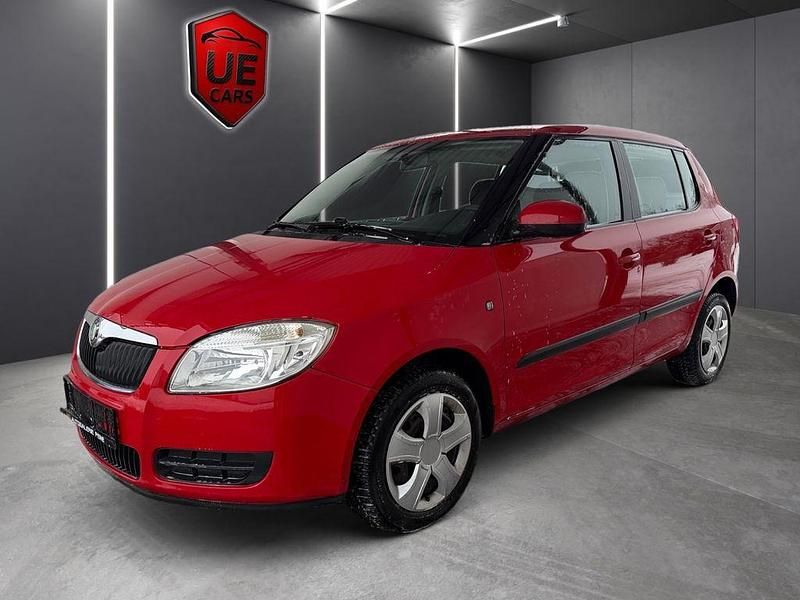 Rot Gebraucht 2008 Skoda Fabia Ambiente Limousine | 2.400 € (Fairer Preis) - Bild 1/4