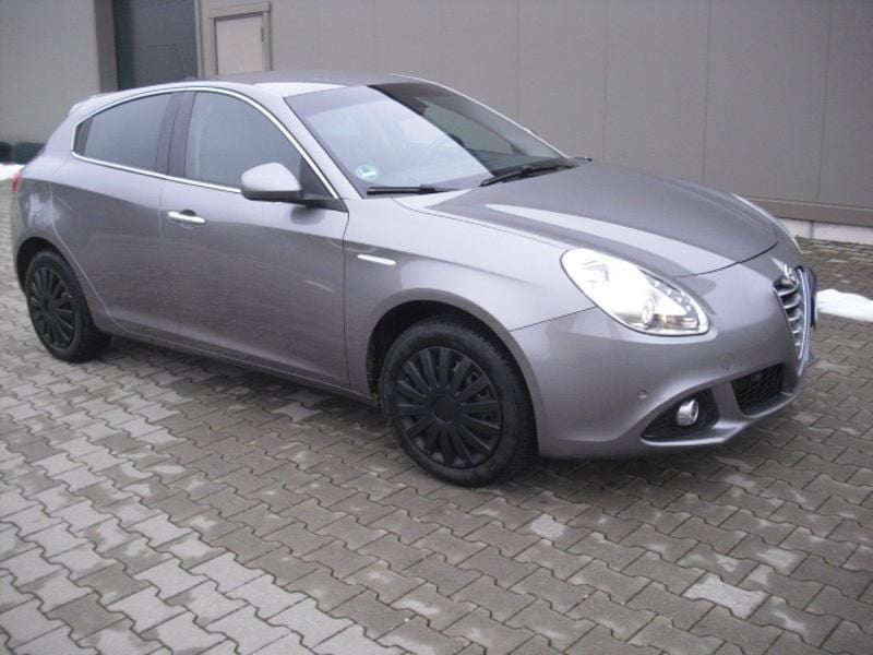 Gebraucht Alfa Romeo Giulietta Turismo 150 PS (110 kW) 2014 Grau Kleinwagen