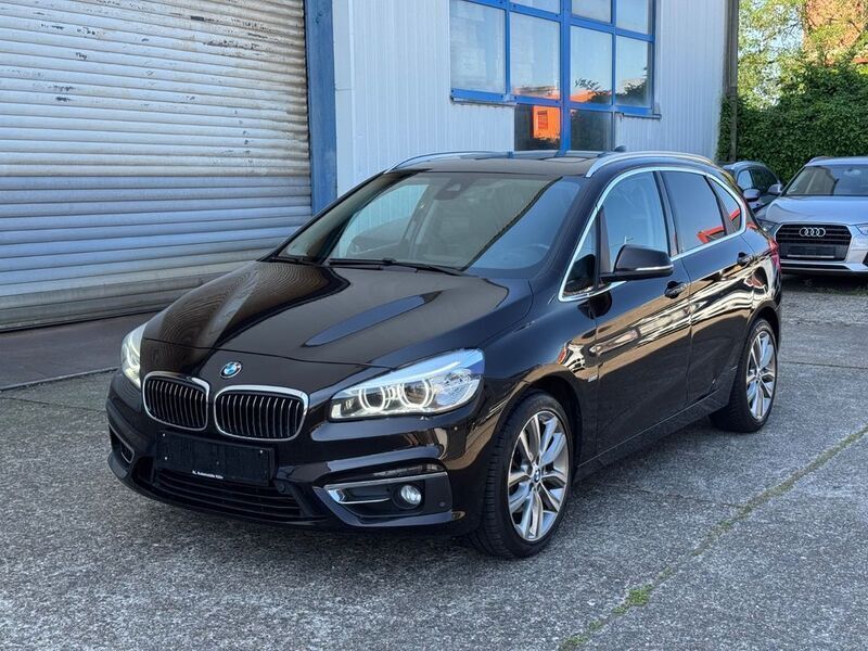 Braun Gebraucht 2016 BMW 220 Active Tourer Luxury Line Van / Kleinbus | 11.990 € (Fairer Preis) - Bild 1/4