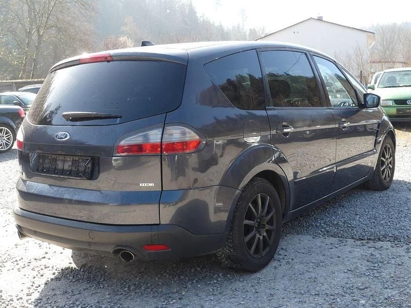Gebraucht Ford S-MAX Titanium 175 PS (128 kW) 2009 Grau Van / Kleinbus