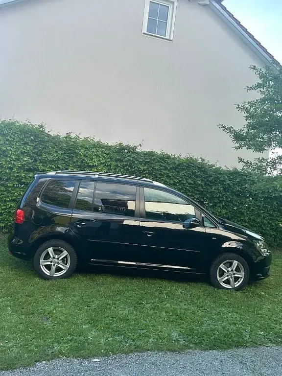 Gebraucht VW Touran Cup 140 PS (102 kW) 2015 Schwarz Van / Kleinbus