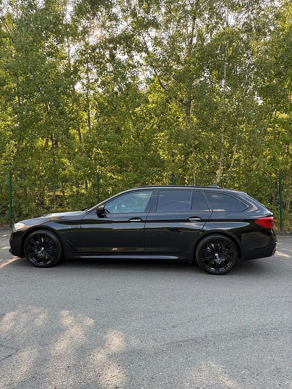 Schwarz Gebraucht 2017 BMW 540 M Sport Kombi | 21.900 € (Fairer Preis) - Bild 1/4