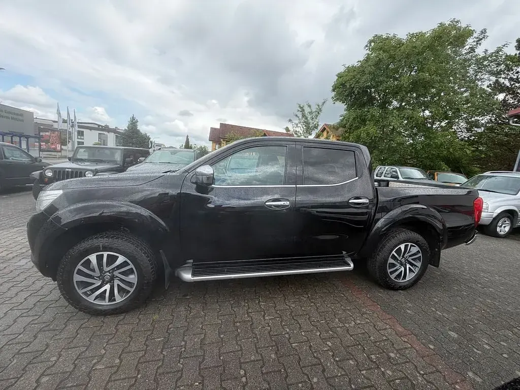 Gebraucht Nissan Navara N-Connecta 190 PS (139 kW) 2017 Schwarz Pickup